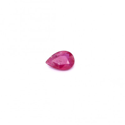 0.17克拉亮色轻微内含物梨形格陵兰岛红宝石