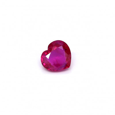 0.85克拉亮色轻微内含物心形越南红宝石