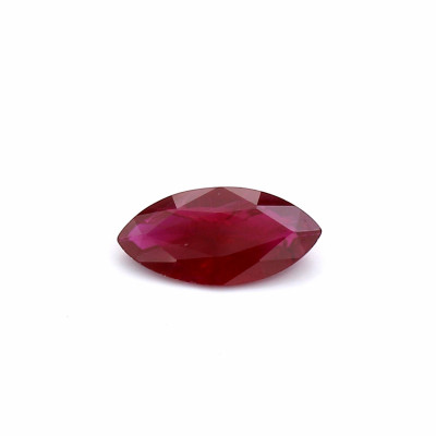 0.64克拉鲜色I1橄榄形莫桑比克红宝石