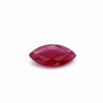 0.70克拉鲜色肉眼可见包体橄榄形莫桑比克红宝石